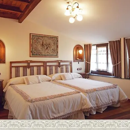 Hotel La Moncloa De San Lazaro Cacabelos (Leon)