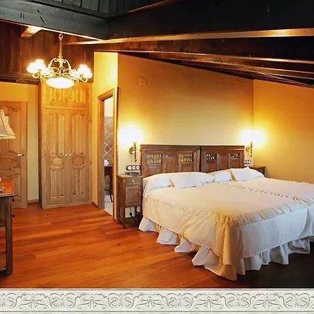 La Moncloa De San Lazaro Cacabelos