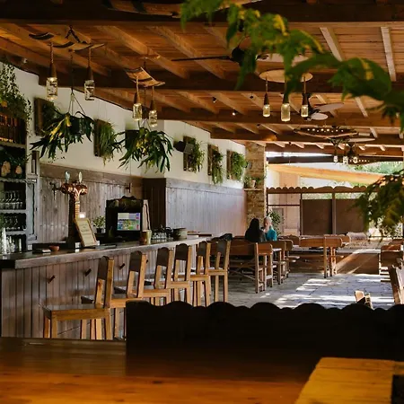 La Moncloa De San Lazaro Hotel