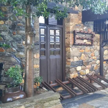 La Moncloa De San Lazaro Cacabelos (Leon)