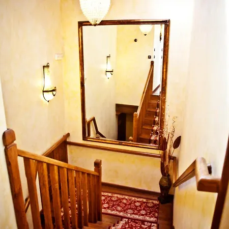 La Moncloa De San Lazaro Szálloda Cacabelos