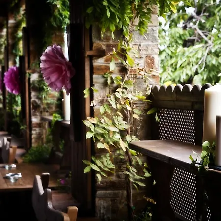 La Moncloa De San Lazaro