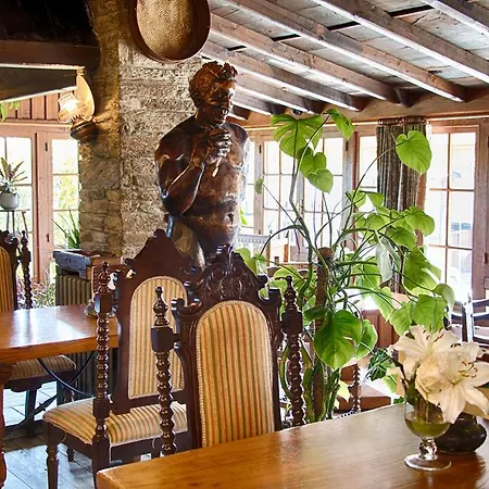 La Moncloa De San Lazaro