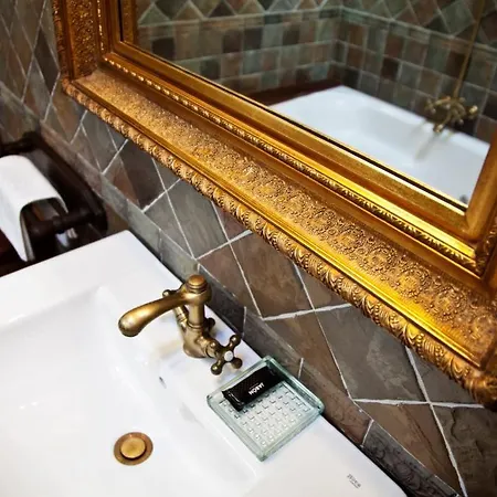 La Moncloa De San Lazaro ホテル カカベロス