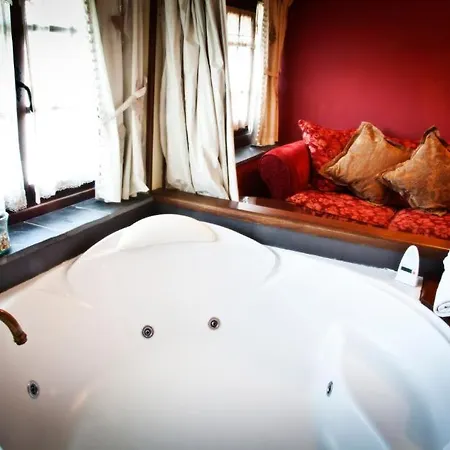 Hotel La Moncloa De San Lazaro Cacabelos (Leon)