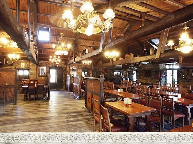 La Moncloa De San Lazaro 호텔 3*