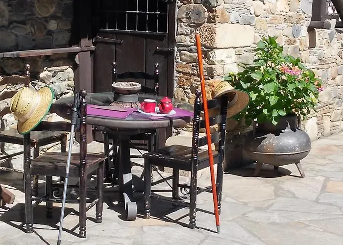 La Moncloa De San Lazaro 호텔 3*