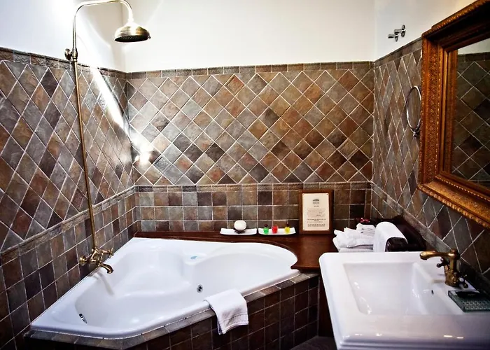 La Moncloa De San Lazaro 카카벨로스