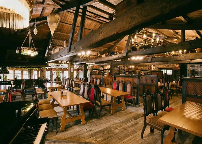 La Moncloa De San Lazaro 호텔 3*